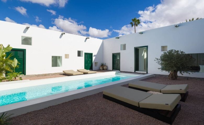 Casa La Oliva — Pool area