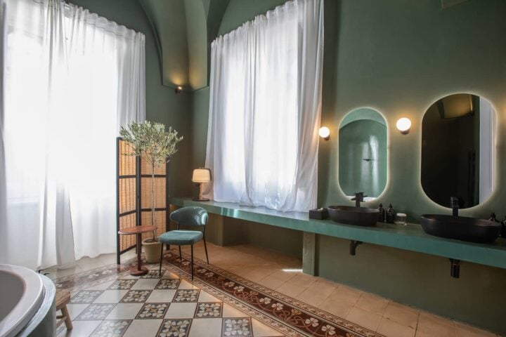 Palazzo Piccinno — Oliveto Suite bathroom