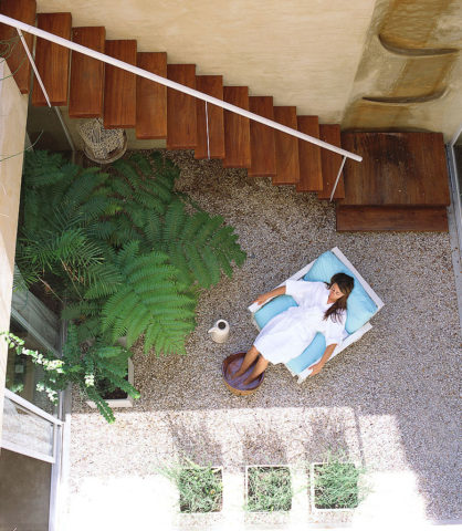 Home Hotel — Zen patio