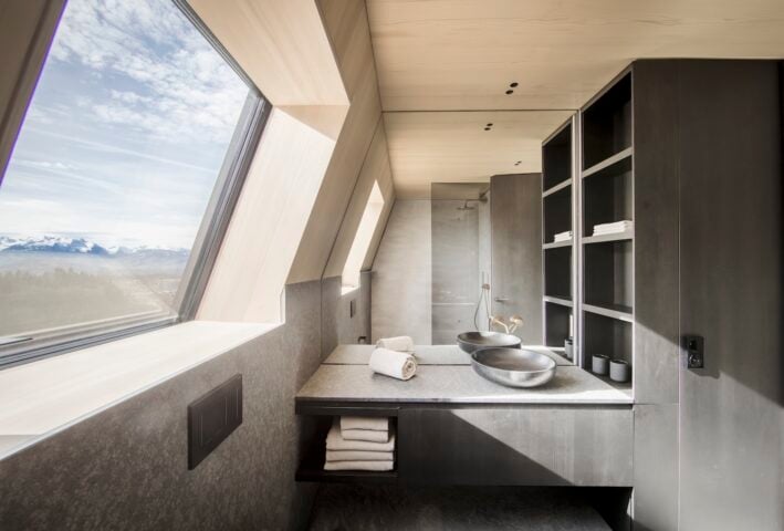 Black Rock House — Bathroom