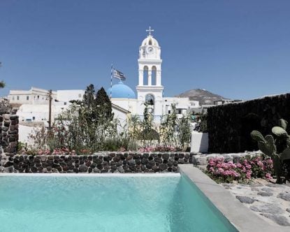 Villa Santorini II — Pool area and view