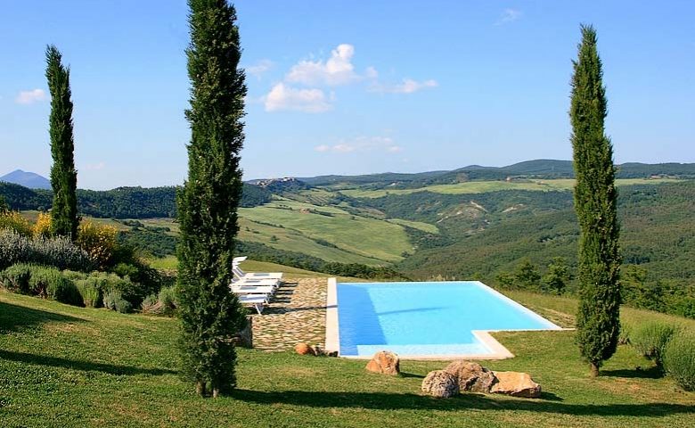 Podere Palazzo — Swimming pool and view
