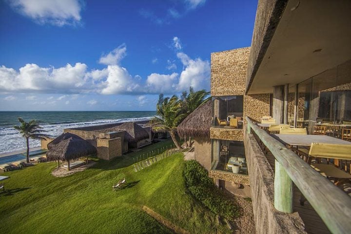 Kenoa Beach Spa & Resort — Restaurant beach views