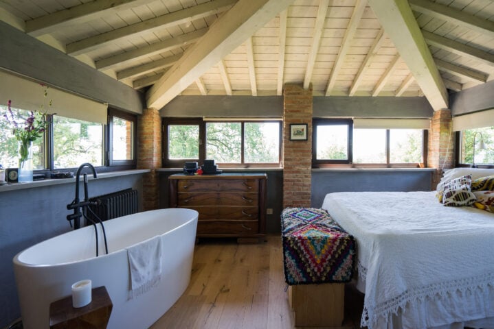 Il Fienile — Master bedroom and bathroom ensuite - first floor