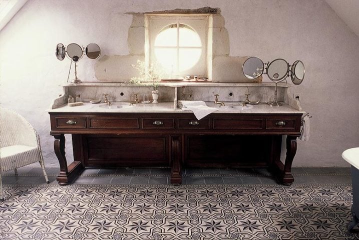 Le Moulin Brégeon — Bathroom