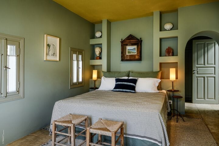 Neos Eros — Master bedroom main building