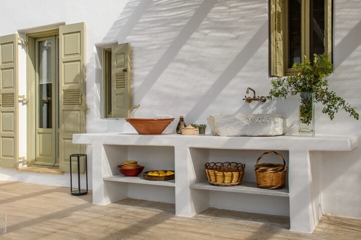 Neos Eros — Outdoor kitchenette