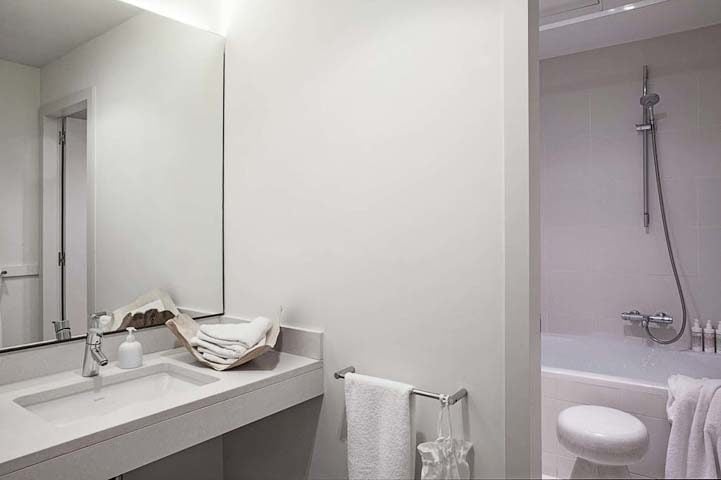 Barcelona Suites — Figi