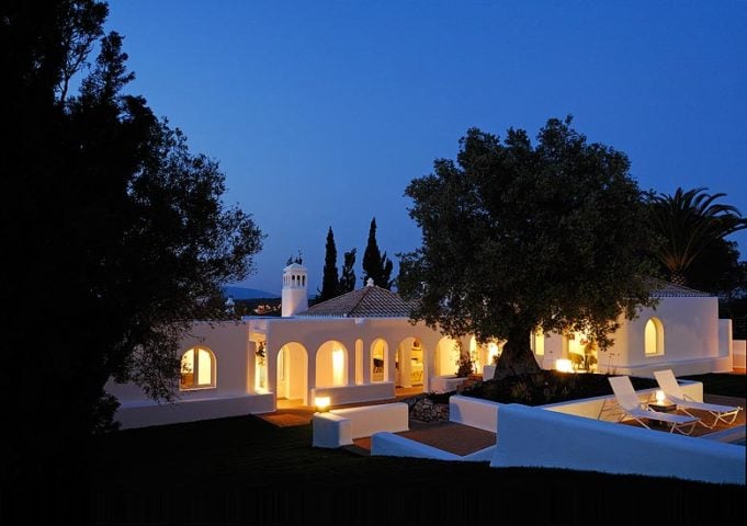 Casa Arte — Casa Arte at night