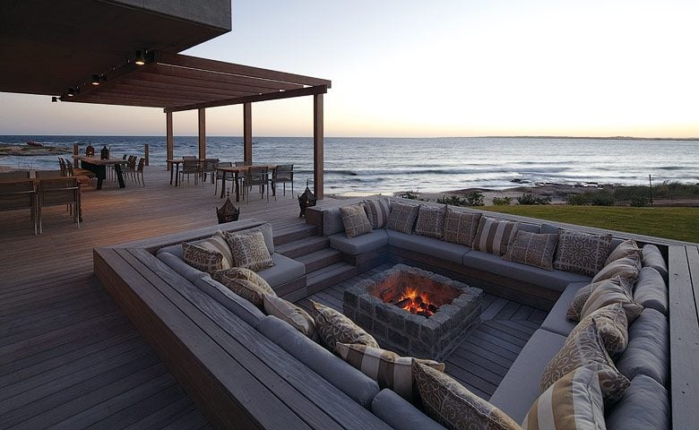 Playa Vik — Parillero terrace