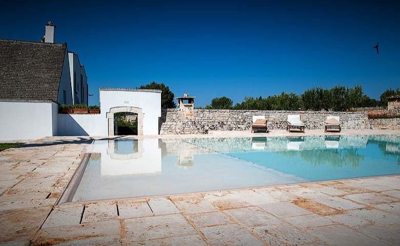 Masseria della Croce — Villa pool area