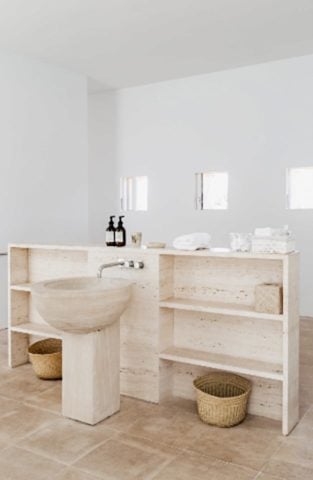 Villa Santanyi — Master bathroom