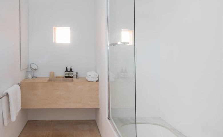 Villa Santanyi — Bathroom