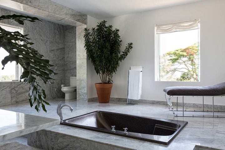 Vila Santa Teresa — Master bathroom