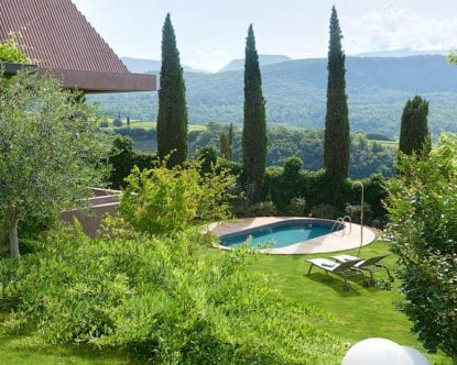 Villa Kaltern Piccola — Pool area and view