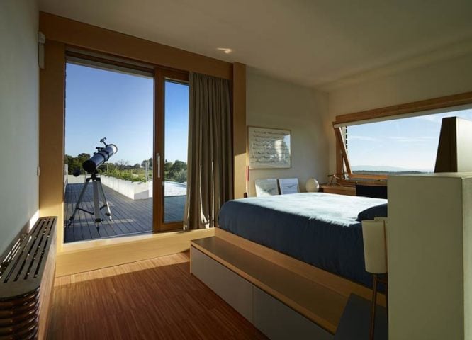 Hilltop House — Upstairs bedroom