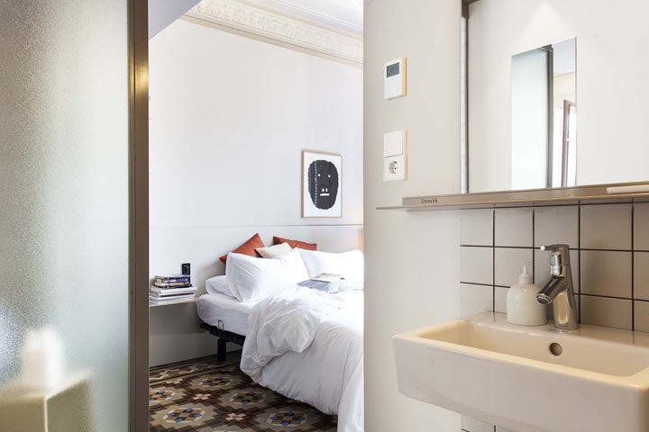 Barcelona Rooms — Room No.3 - Double private bath