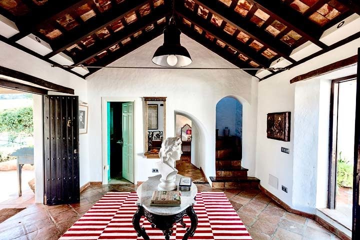 La Finca — Entrance hall