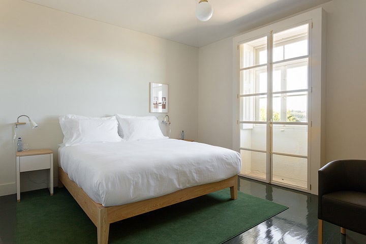 Duas Portas — Room 6