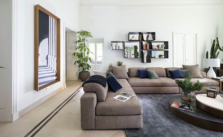 Relais San Giuliano — Lounge area in the villa