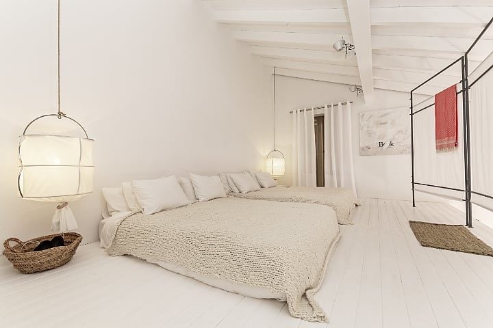 Ana Ana Artistic Habitat — Artist’s Studio bedroom