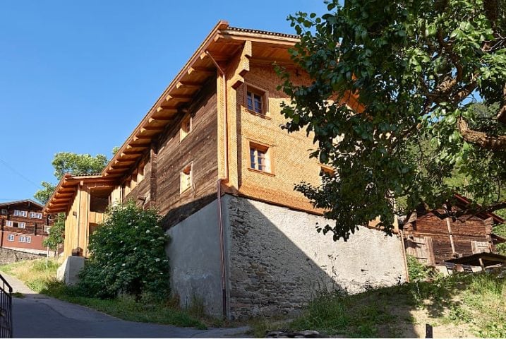 Wallis Heidenhaus — Exterior