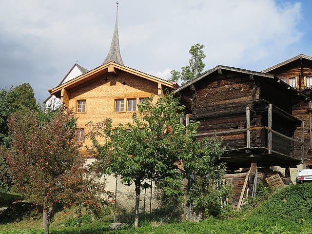 Wallis Heidenhaus — Exterior